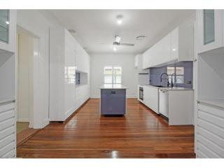 View profile: Spacious Family Retreat with Versatile Living and Modern Comforts