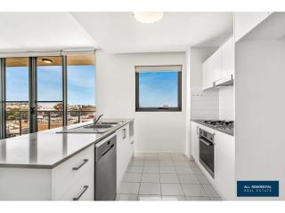 View profile: Luxurious 6th Floor Apartment with Stunning Ocean Views!