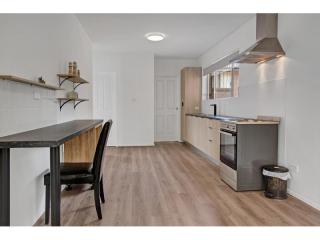 View profile: Modern Comfort and Style: Spacious Updated Apartment