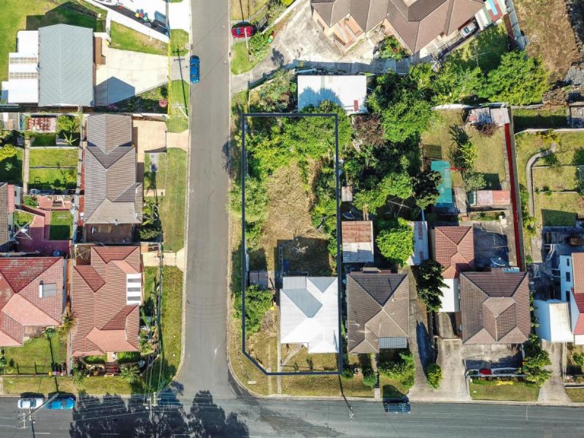 18 Lake Heights Road, Lake Heights, New South Wales 2502 All