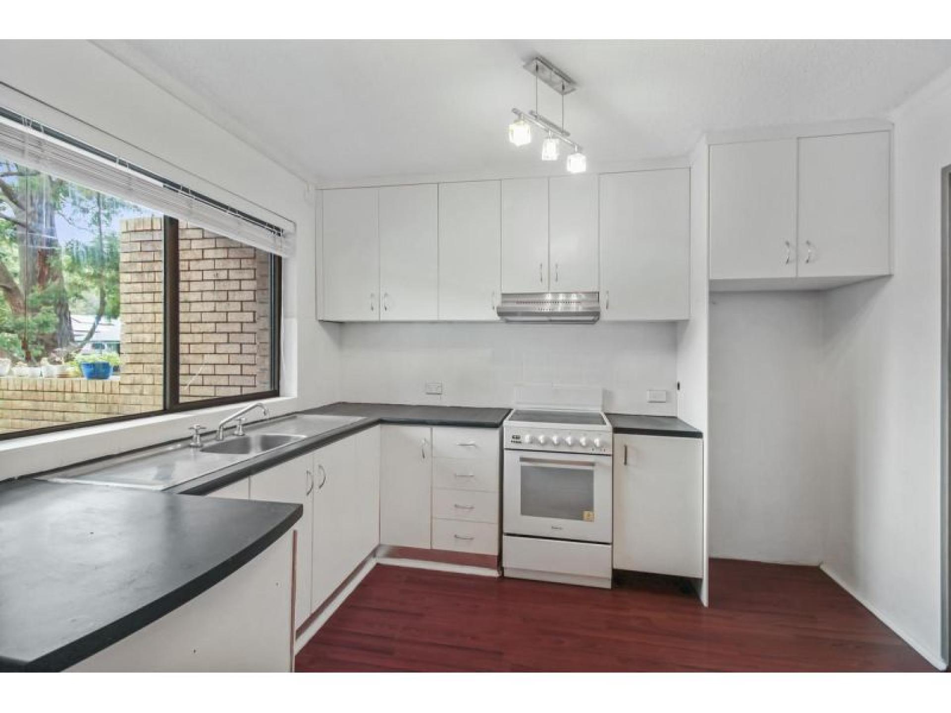 Modern Townhouse Living at its Finest!