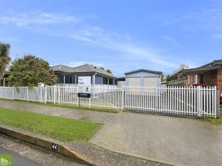 View profile: Charismatic Cottage & Double Garage plus 90 square metre Man Shed